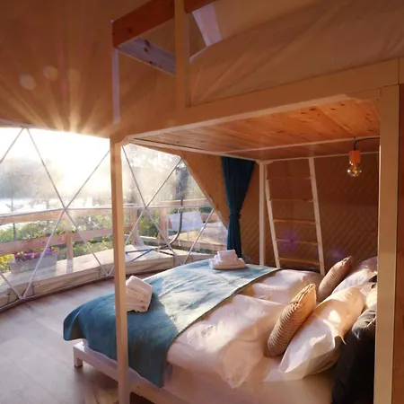 Glamping Trhovky 豪华帐篷 *