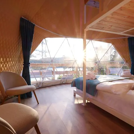 Glamping Trhovky 豪华帐篷 *