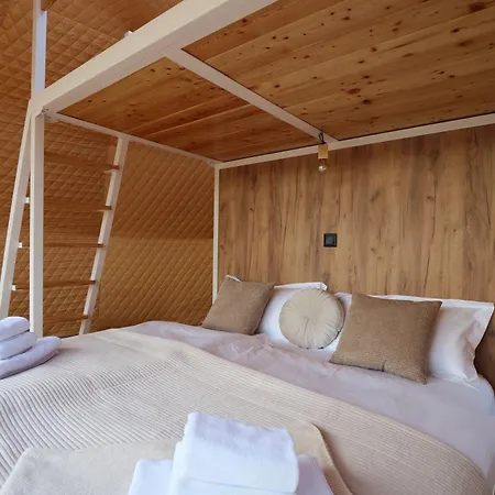 Glamping Trhovky 豪华帐篷 Milesov (Pribram)