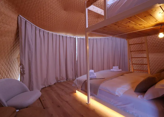 Luxury tent Glamping Trhovky *